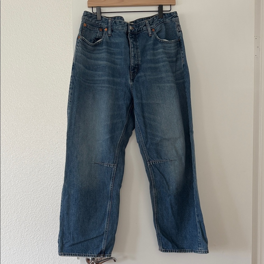 Madewell darted-barrel leg jean